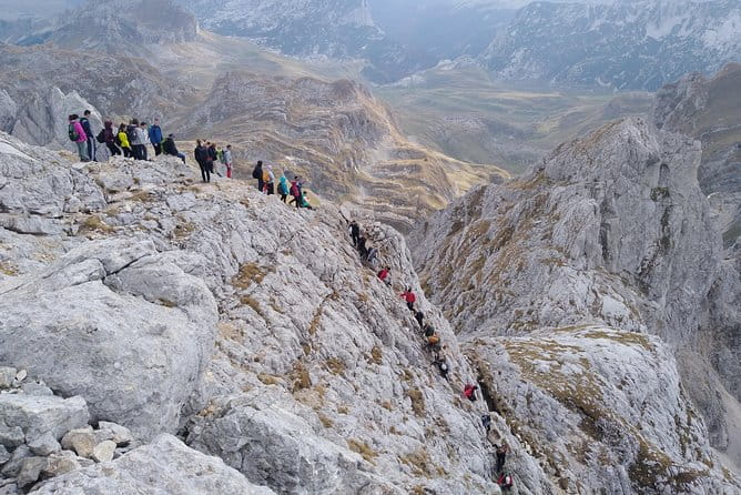 Durmitor  Bobotov kuk (2.523m) Hiking Tour - Entering Durmitor: What the Tour Looks Like