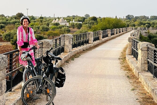 e-bike tour along the cycle path of the Apulian Aqueduct - Captivating Views of the Itria Valley