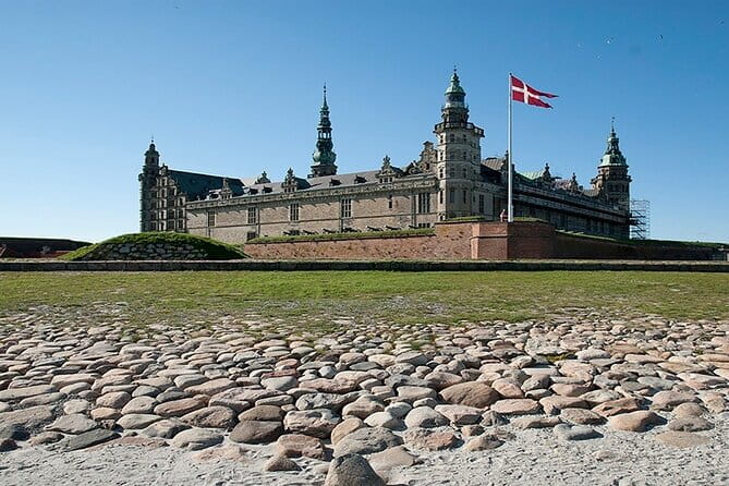 E Biking Adventure to Kronborg Castle - Exploring the Danish Coast with Ease and Style