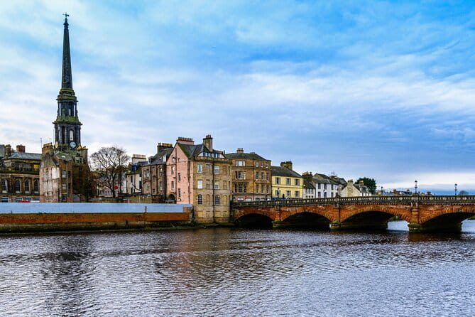 Escape Burns' Hame Toun: Outdoor Puzzle Game in Ayr - Who Will Love This Experience?