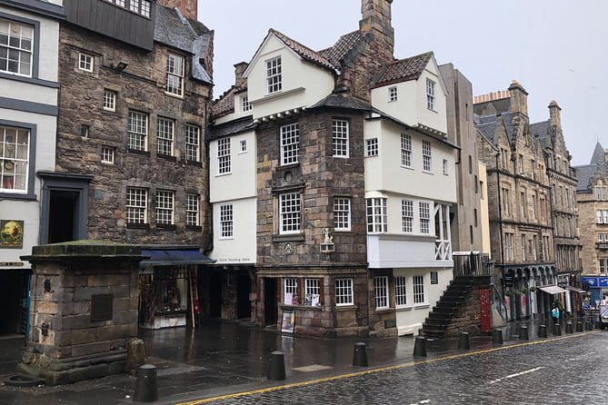 Essential Walking Tour of Edinburgh's Old Town - A Closer Look at the Tour Itinerary