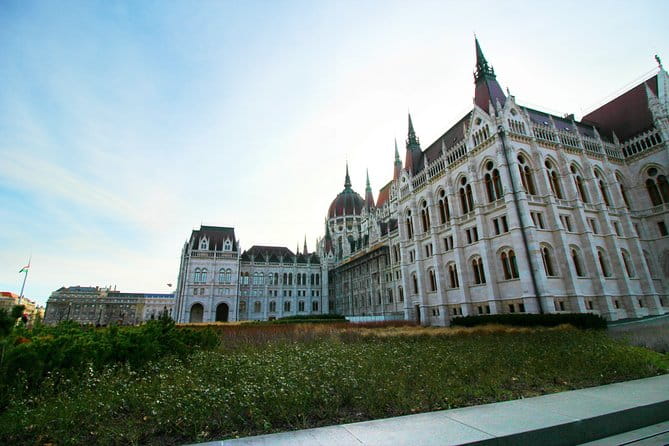 Exclusive Budapest City Tour by Luxury Car - Half Day - FAQ