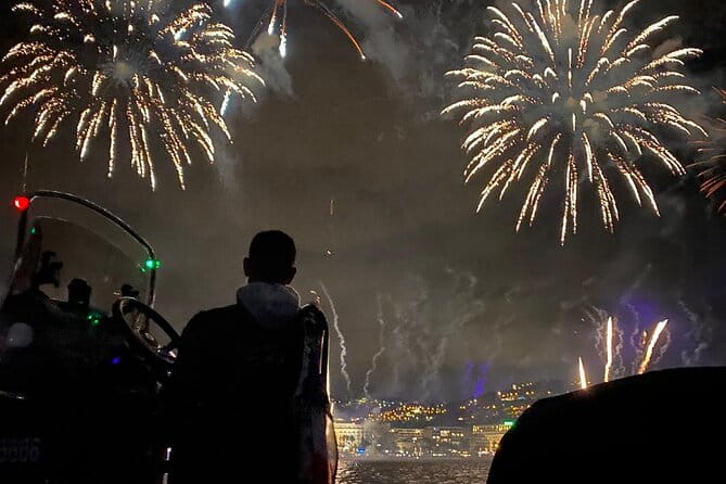 Fireworks at Sea - Cannes - FAQ