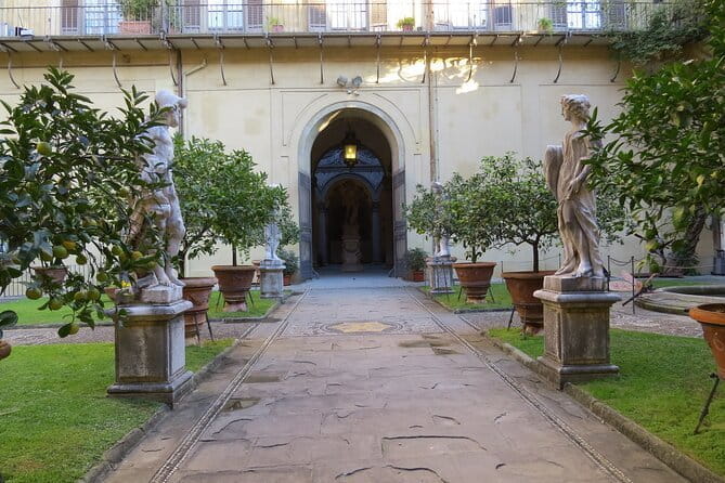 Florence Medicis Mile Walking Tour with Pitti Palace & Boboli Gardens Ticket - The Sum Up