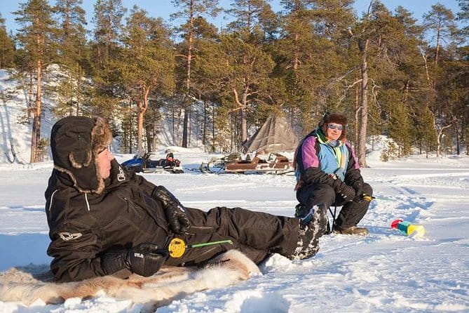 From Kakslauttanen: Ice Fishing Safari to Lake Inari, inc. lunch - How the Day Flows and What to Expect in Detail