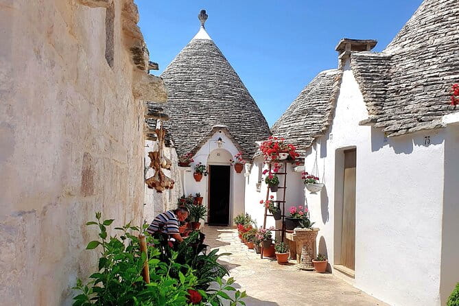 From Lecce: Alberobello, Locorotondo, Ostuni & Apulian brunch - FAQ