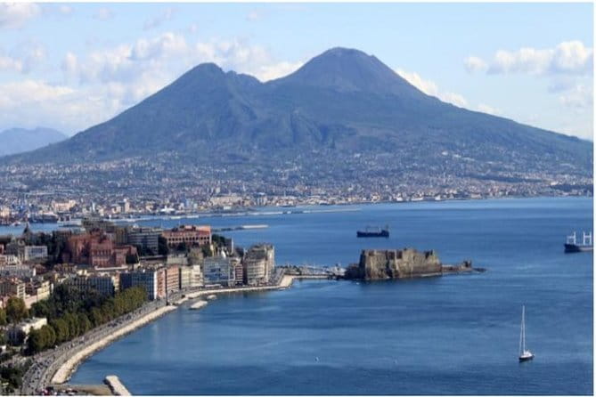 From Naples: Pompei and Sorrento city sightseeing - Sorrento: Charm, Shopping, and Scenic Stops