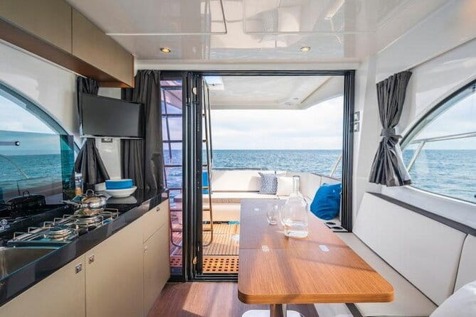 Full day cruise with lunch and aperitif at sunset - Who Would Love This Experience?