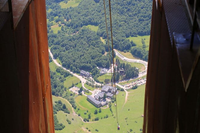 Full Day Private 4WD Tour from Bilbao to Picos de Europa. Fine meals. - Discovering Potes and Sierra del Oso