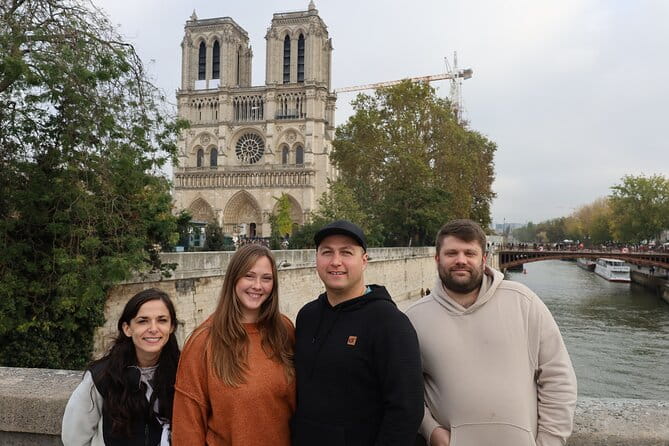 Full Day Private Tour of Paris in a Van with photoshoot included - FAQ