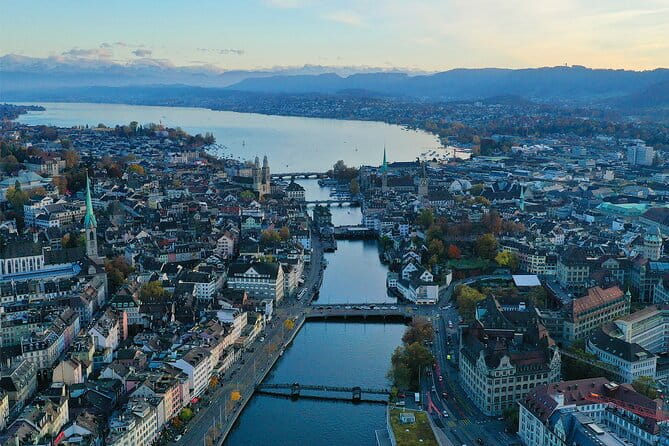 Full-Day Private Zurich Sightseeing Tour and Chocolate Tasting - Exploring Zurich’s Old Town