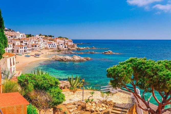 Girona and Costa Brava Private Tour with Pick-up from Barcelona - Frequently Asked Questions