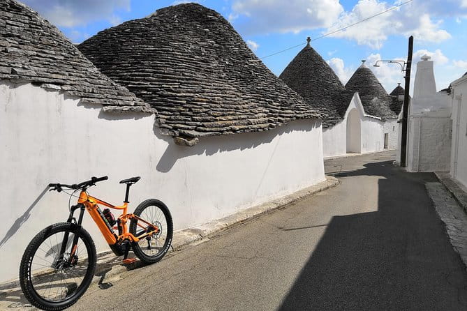 GPS self guide Alberobello and Masseria + Mozzarella and Focaccia tastings by E-bike - The Nuts and Bolts of the Experience