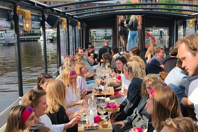 Groningen: Terrace Boat Experience with a Cozy Bar: 1 hour - FAQs