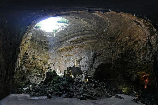 Grotte di Castellana Guided Tour from Bari - Entering the Underground World of Castellana Grotte
