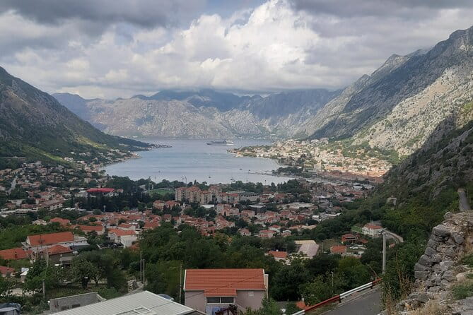 Group Montenegro Day Tour from Dubrovnik - Lunch in Budva: Tasting Montenegro