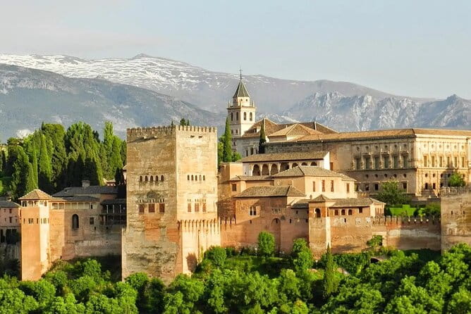 Group visit to the Alhambra and Generalife (tickets included) - Practical Details and Why They Matter