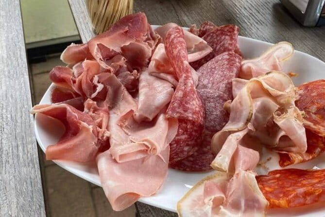 Guided E-bike Tour in Bologna with aperitif - FAQs