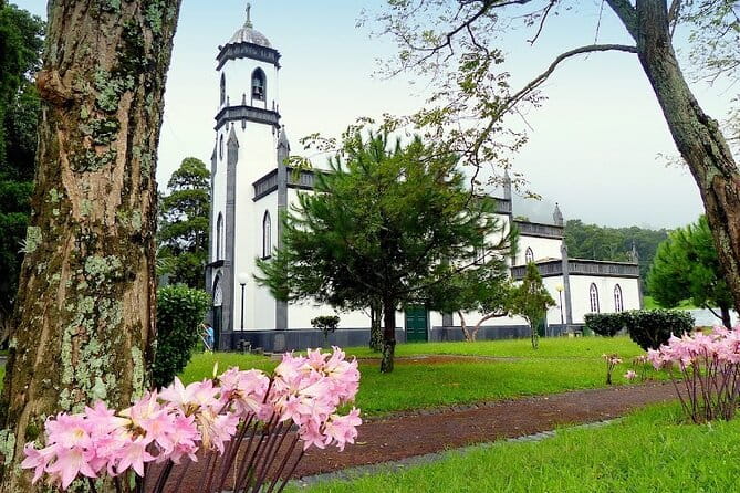 Guided Tour to the Sete Cidades Volcano in São Miguel Azores - Frequently Asked Questions