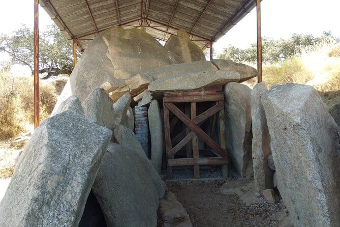 Half Day Megaliths Cromlech Tour from Evora by Archaeologists - What Travelers Say