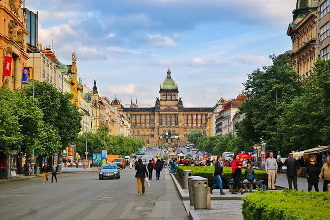 Highlights of Prague with a Funny and Local Guide - Who Will Love This Tour?