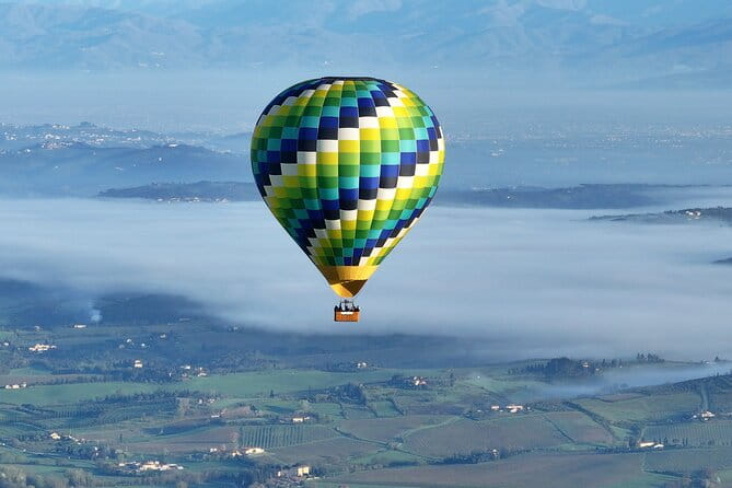 Hot air balloon over the hills of Pienza, Montalcino and Val D'Orcia - Who Should Consider This Tour?