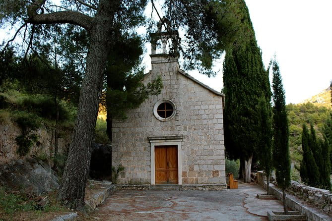 Hvar Charming Abandoned Village Small Group Tour and Local Dinner - Dining in a Tranquil Setting