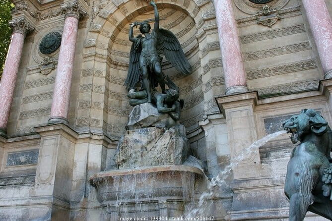 Île de la Cité Private 2h Tour with Latin Quarter & Seine River - Discovering Île de la Cité: Where Paris Began