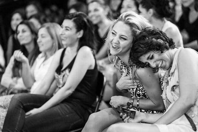 International Stand Up Comedy Showcase - Show & Dinner (Côte) - Walking into the Comedy Carnival: Expect Laughter and a Buzzing Atmosphere