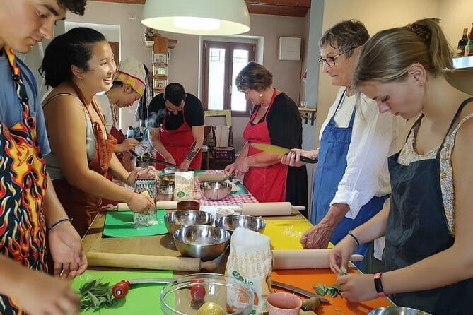 Intimate and authentic Pasta Lesson & Chianti wine. Free parking - The Sum Up