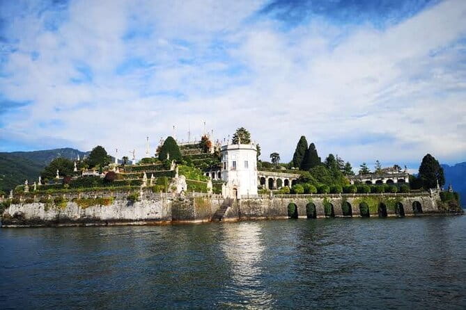 Isola Bella's palace and gardens with a private local guide - Exploring Isola Bella and Palazzo Borromeo