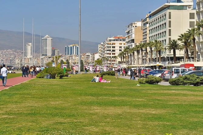 Izmir City Tour with Kordonboyu Republic Square, Konak Square, Clock Tower, Kemeralti Bazaar and Karsiyaka - Frequently Asked Questions