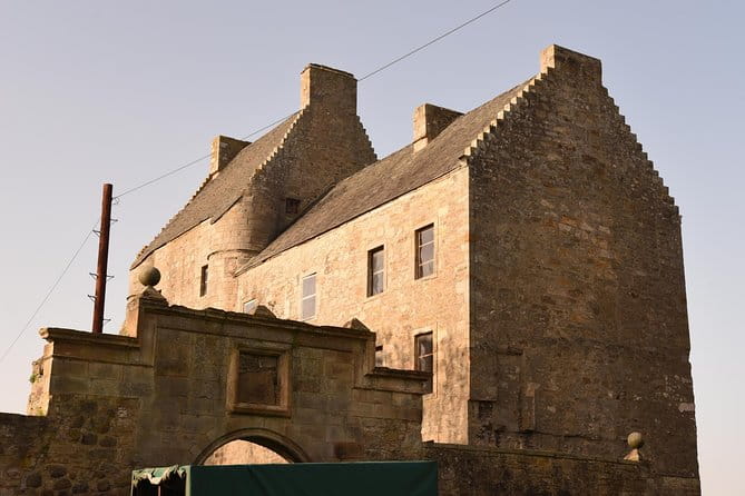 Jamie Fraser Outlander tour to Lallybroch tours Edinburgh - Who Should Consider This Tour?