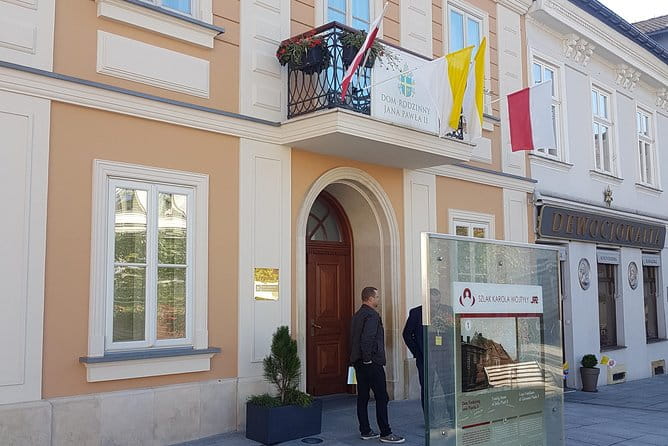 John Paul II Family House Museum & Wadowice Tour from Krakow - Wadowice Main Square and Kremowki: A Sweet Stop