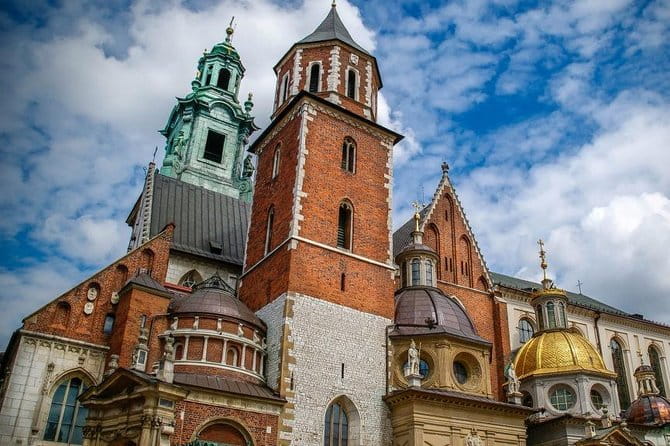 Krakow Expanded - Full Day Tour from Warsaw by private car - Wawel Cathedral and Castle: Poland’s Royal Heart