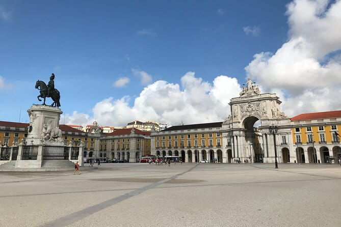 Lisbon: Rent a Scooter from 4h up to 7 days Honda Pcx - Why Renting a Scooter Is a Smart Choice for Lisbon