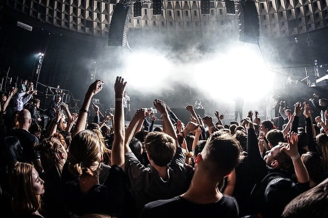 Local Pub Crawl Vienna - Drinks, Shots, and Special Offers