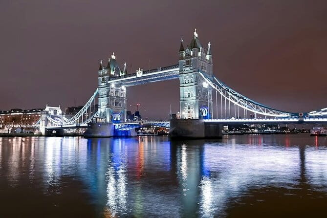 London Bridges at Night Private Illuminated Tour - FAQs
