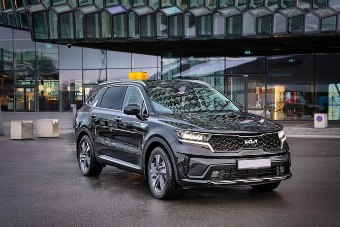 Luxury Private Transfer from Reykjavik to Keflavik Airport - The Sum Up