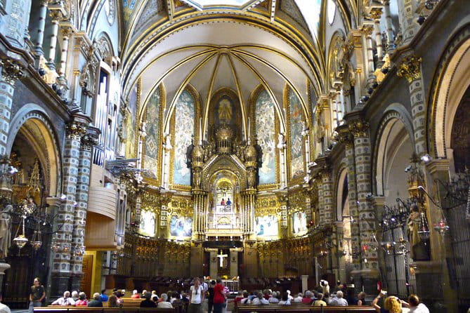 Magical Montserrat with a Private Guide: Family Friendly Trip - Discovering the Montserrat Monastery