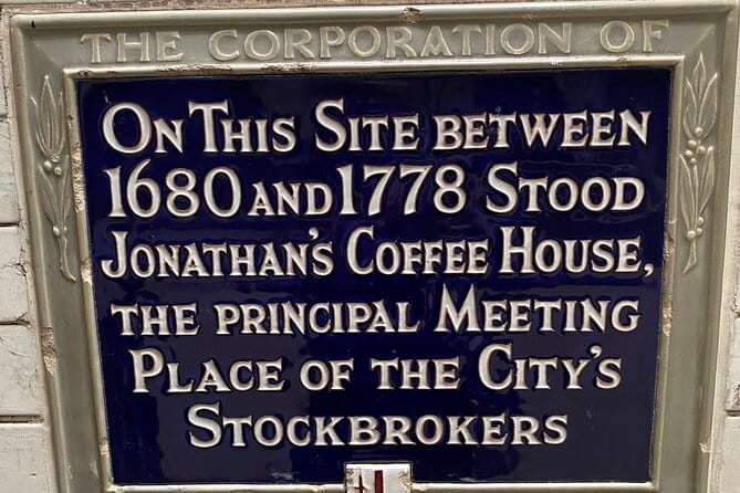 Money and Power in the City Sightseeing Tour - Why Walking City Streets Matters