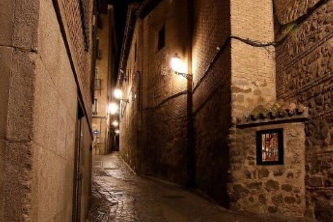 Night Walking Tour of Toledo to learn about Secrets and Legends - What to Expect from Each Stop