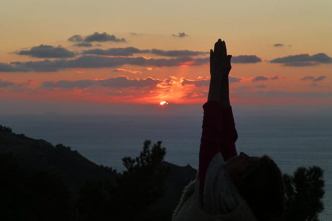 Open Mindfulness & Yoga Classes on the island on donation basis - The Role of Guides and Unique Offerings