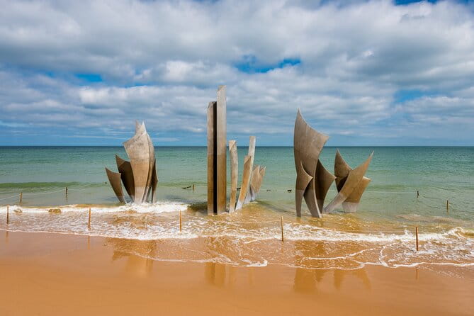 Paris to D-Day sites : Private Tour up to 8 pax per group - Exploring Omaha Beach: A Place of Sacrifice