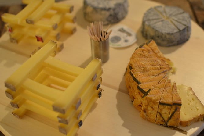 Paris Wine with Cheese Pairing & Tasting Small Group Class - Who Will Love This Experience?