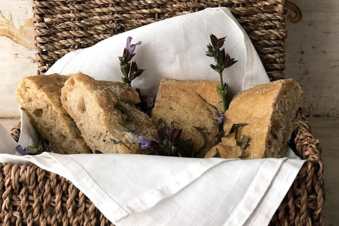 Pasta and Pizza cooking class in Cortona - Tasting and Atmosphere: Enjoying Your Creations