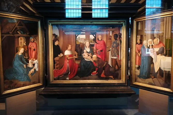 Photo Tour "Philip the Good" + Boat trip - The Guide and Group Experience