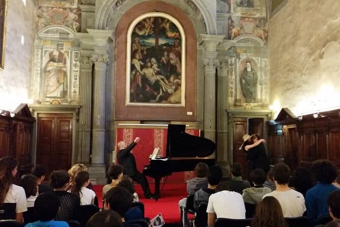 Pizza Dinner and Italian Opera Arias Concert in Florence - The Sum Up