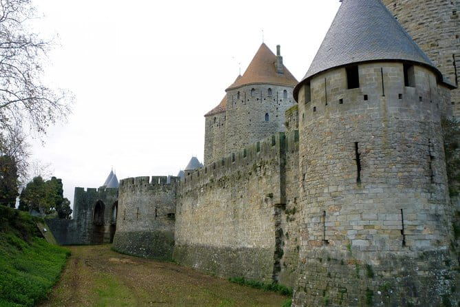 Private 2-hour Walking Tour of Carcassone with official tour guide - Walk on the Ramparts and Take in the Views