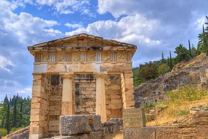 Private 2Days Trip to Delphi, Arachova Hosios Loukas & Thermopylae Tour - Price and Value: Is It Worth It?